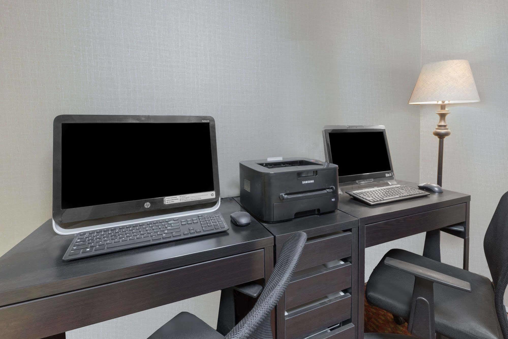 Baymont By Wyndham Gaylord Hotel Екстериор снимка